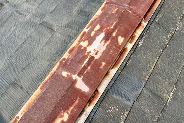 棟板金の浮き