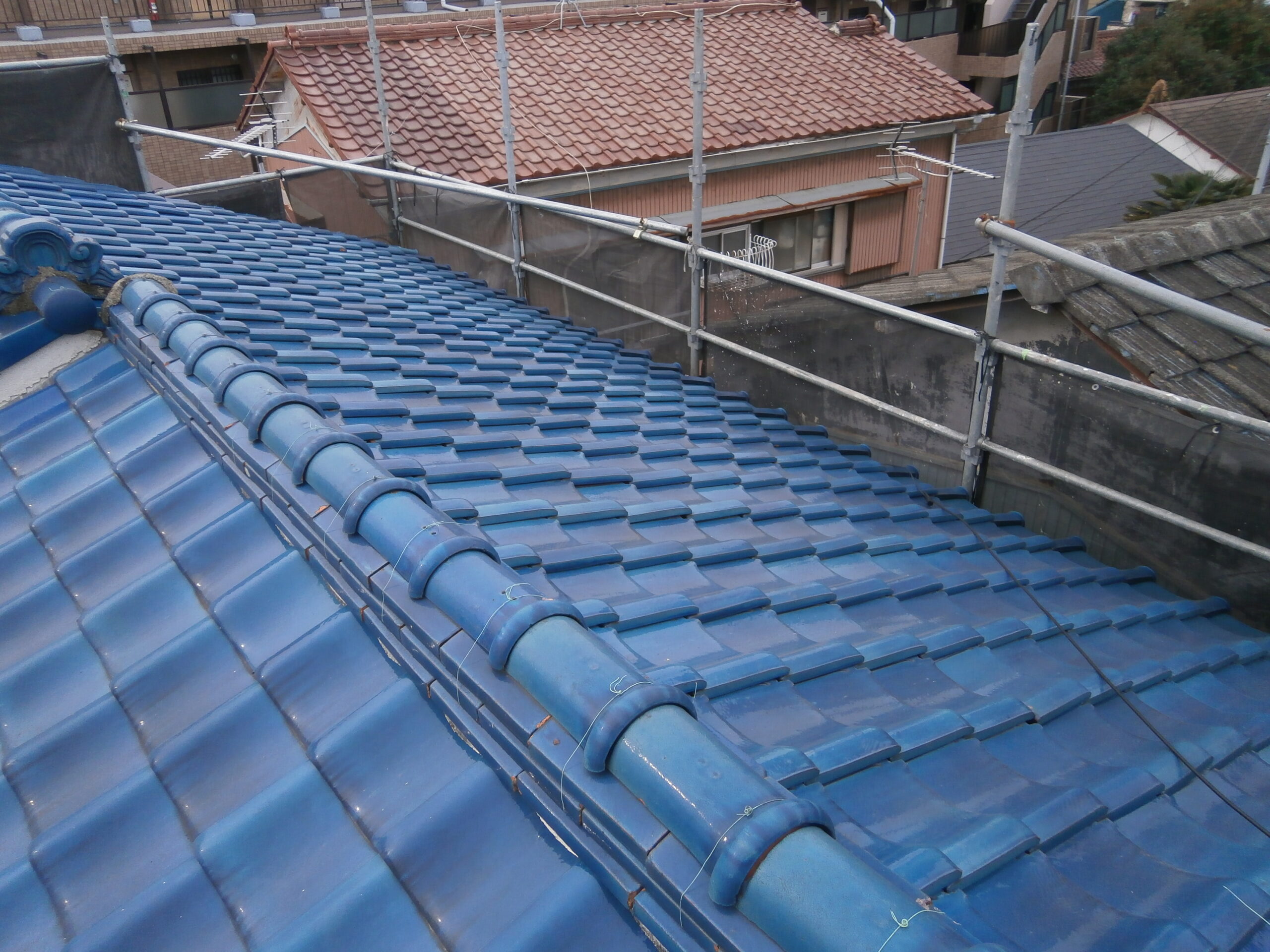 大田区にて瓦屋根の雨漏り修理〈葺き替えと軽量化〉 施工前2