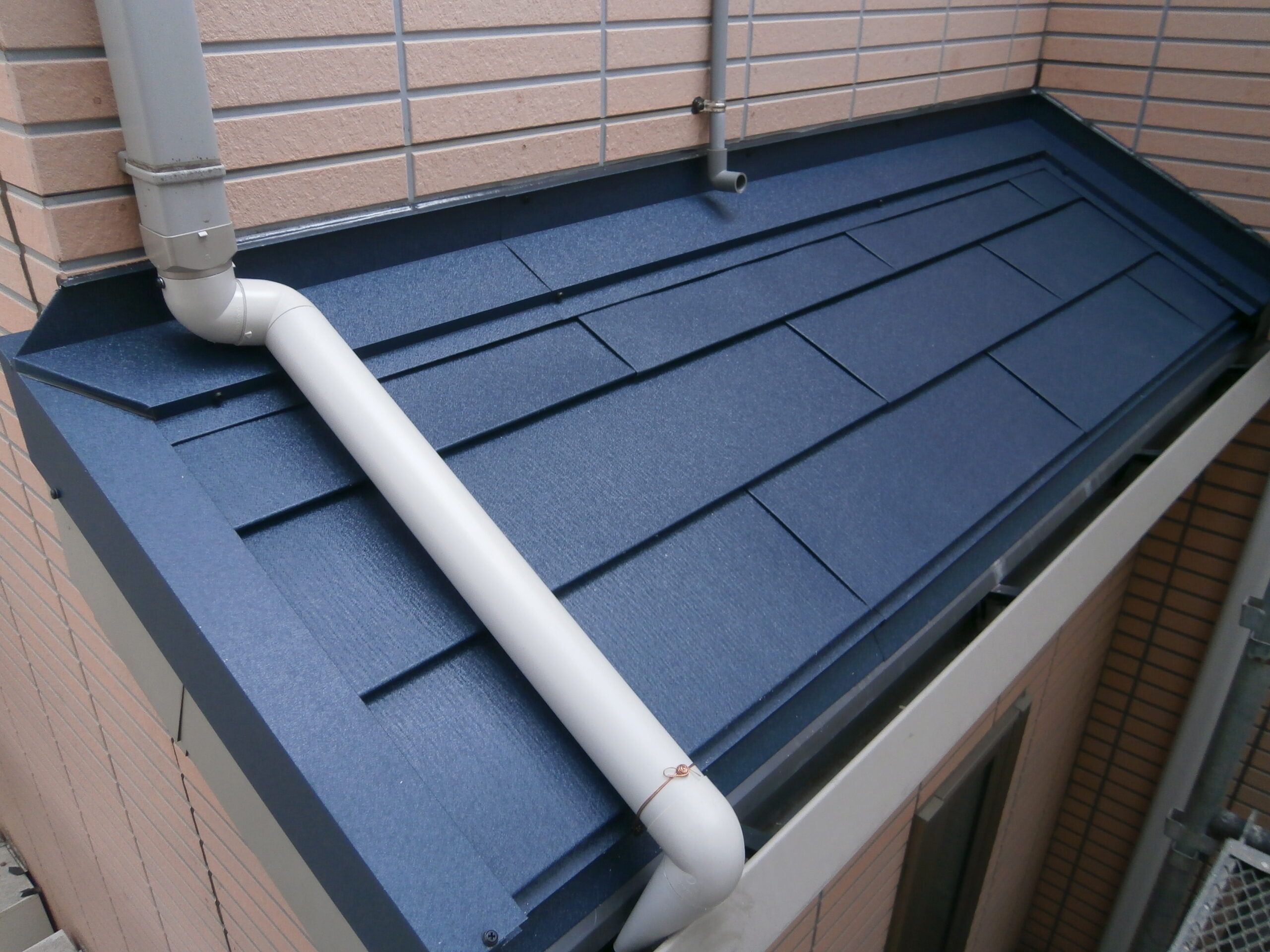 大田区にて雨漏り予防の屋根カバー工事〈２階の暑さも改善〉 施工後2