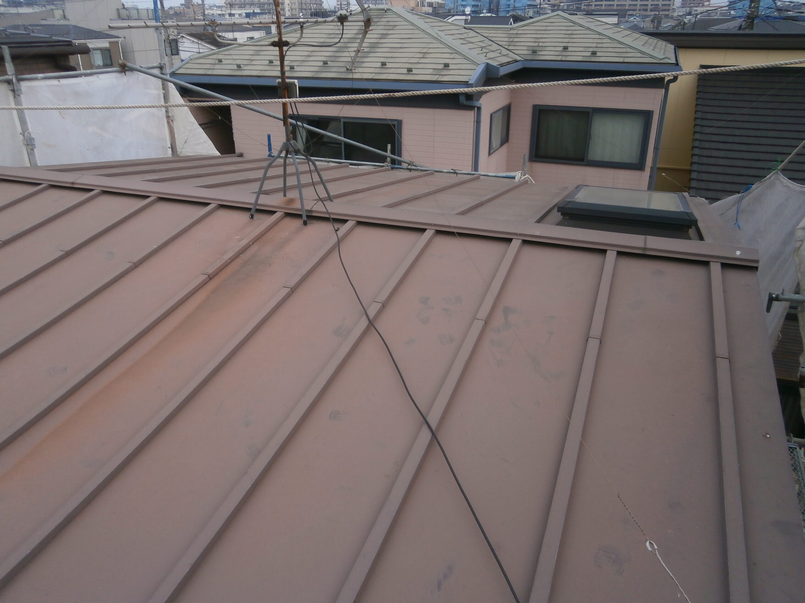 大田区にて雨漏り修理〈天窓からの雨漏り・カバー工法〉 施工前